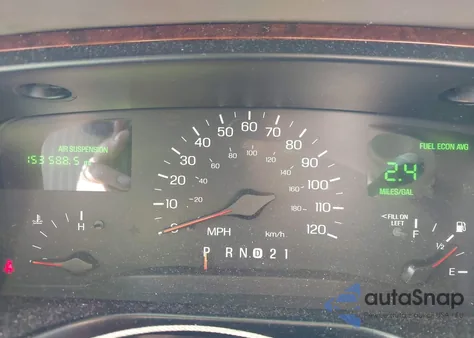 1999 Lincoln Town Car Executive z USA, uszkodzony, nr VIN 1LNHM81W0XY716316